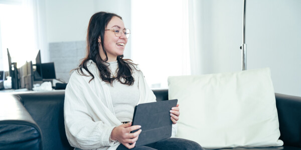 Berufsbegleitend studieren bei medienreaktor – Laura Erk über ihr Studium