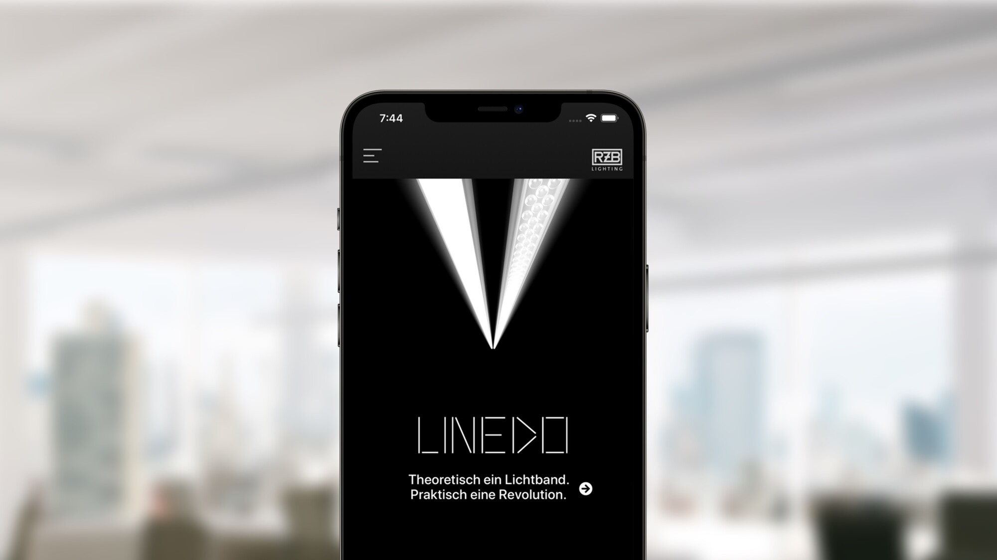 Smartphone mit LINE20-App für innovative LED-Beleuchtung, schwarzes Interface mit weißen Lichtstrahlen und deutschem Text.